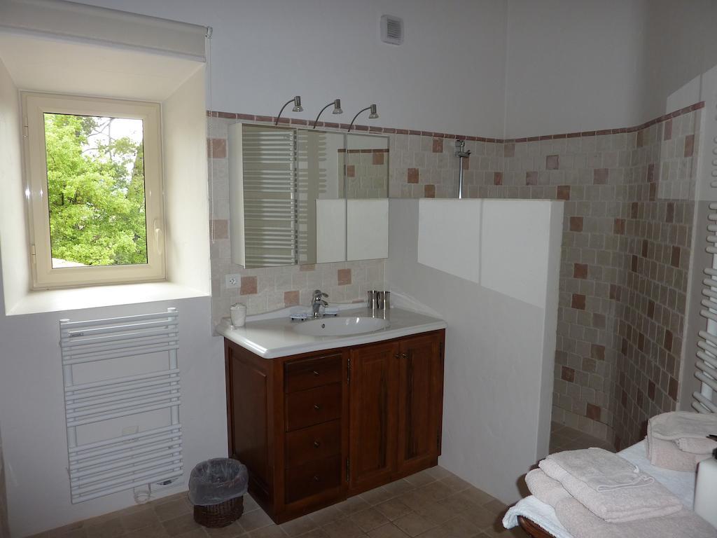 Le Mas Del Sol Bed & Breakfast Bonnieux Oda fotoğraf